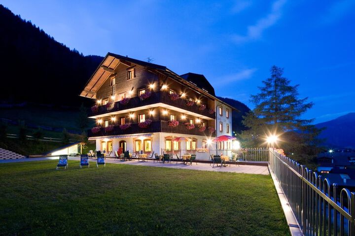 Hotel 56 of 58