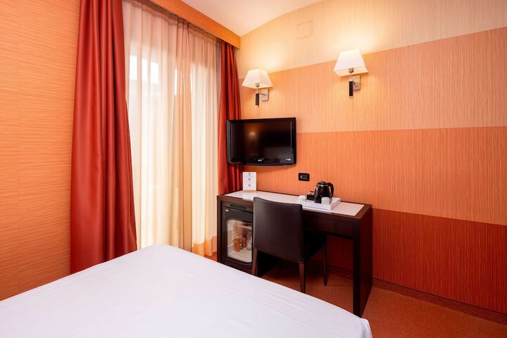 Room 13 of 53