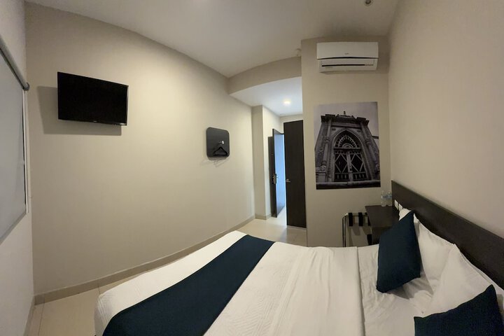 Room 13 of 24