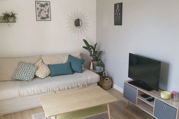 Room 2 of 13