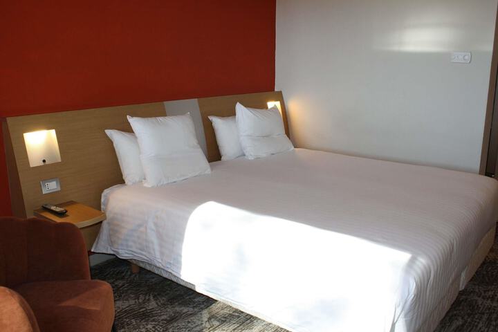 Room 64 of 188