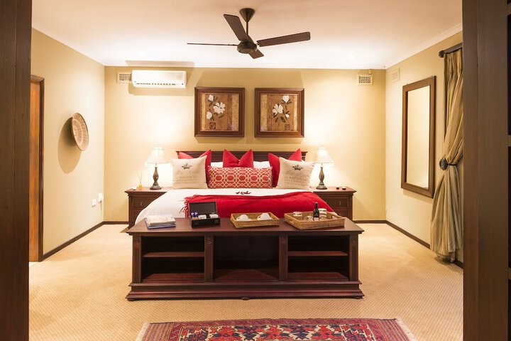 Room 5 of 44