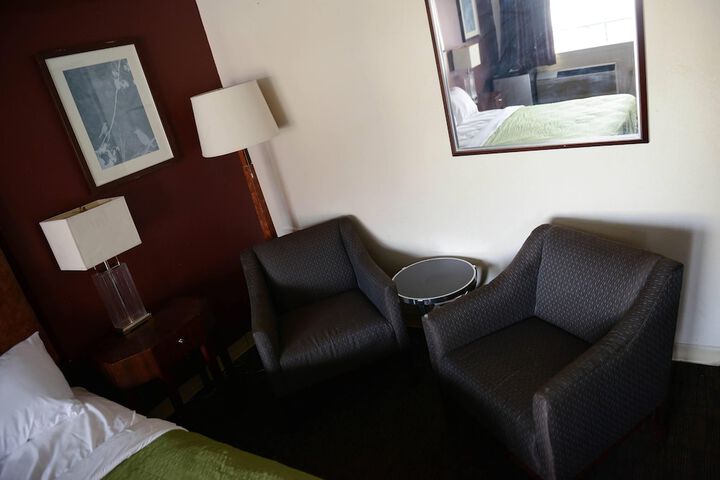 Room 22 of 43