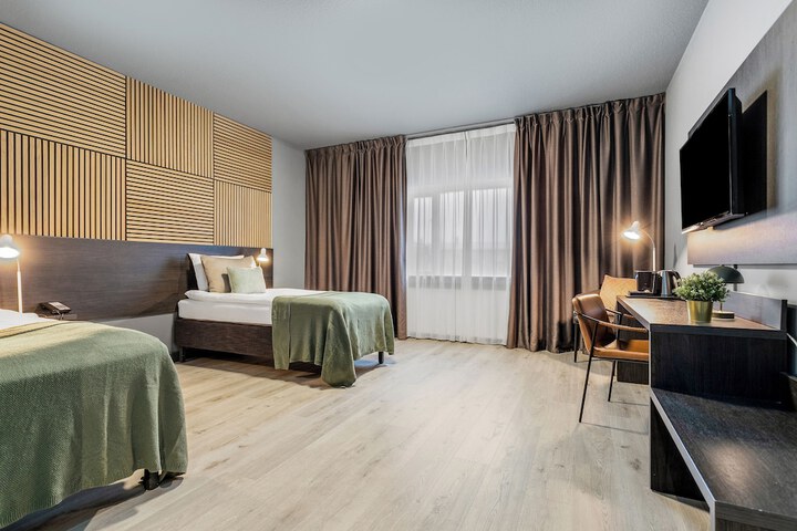 Room 13 of 60