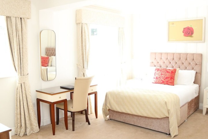 Room 11 of 65