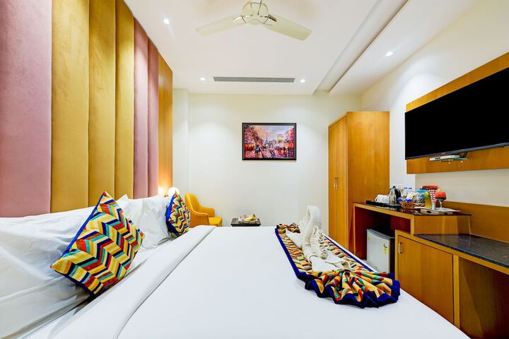 Room 12 of 26