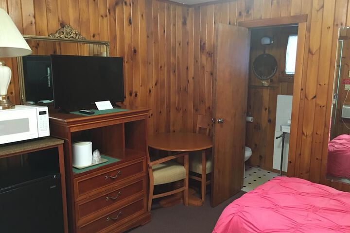 Room 6 of 54