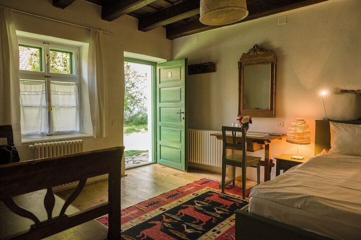 Room 27 of 61