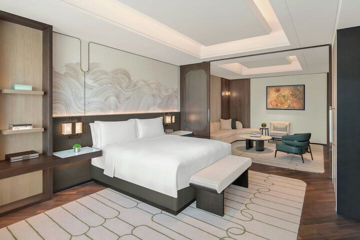 Room 41 of 102