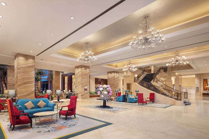 Entrance & Lobby