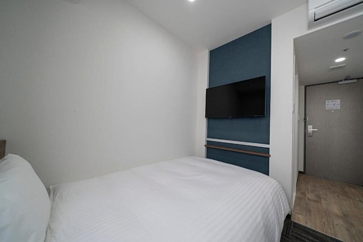 Room 15 of 26