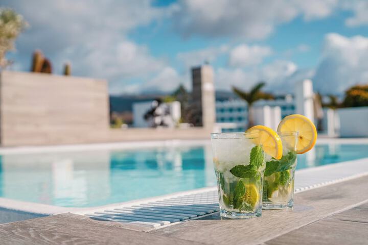Pool Hotel