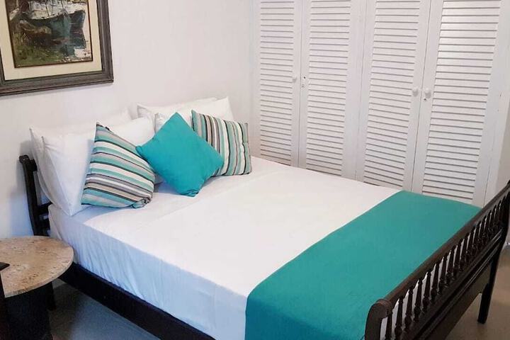 Room 3 of 20