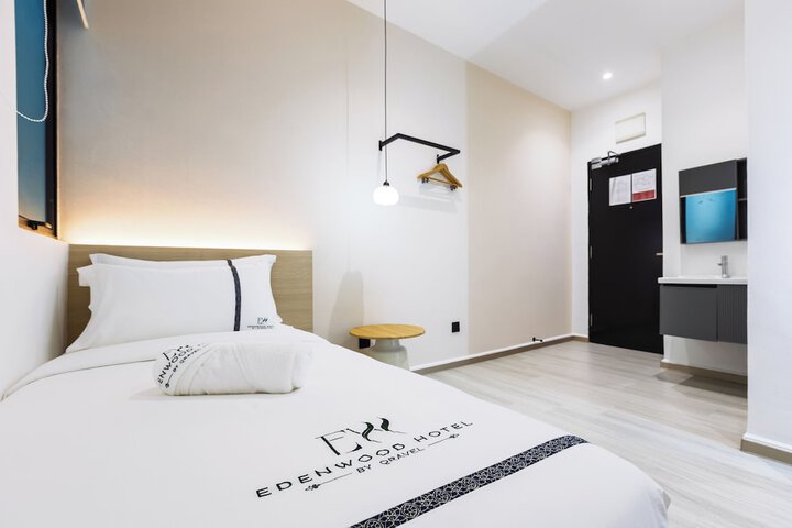 Room 115 of 139