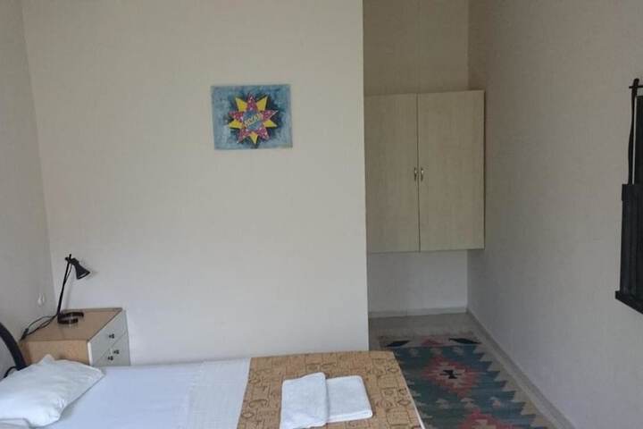 Room 5 of 61