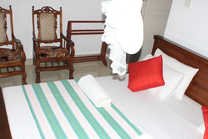 Room 9 of 26