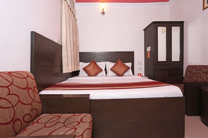 Room 8 of 17