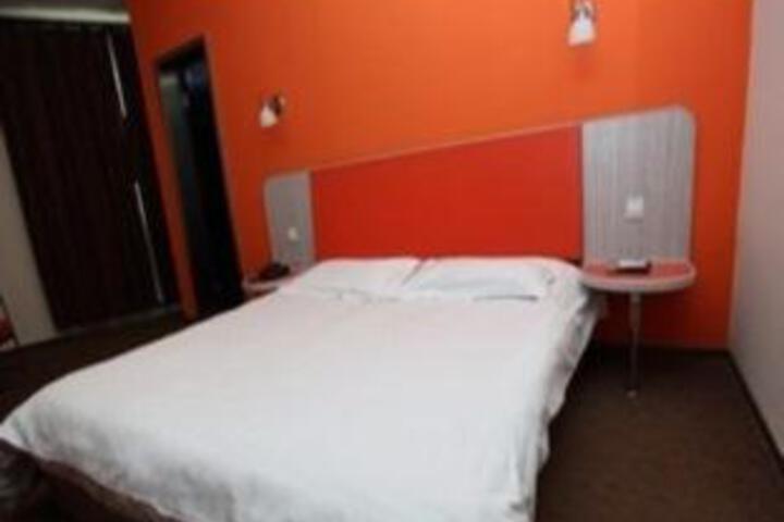 Room 3 of 5