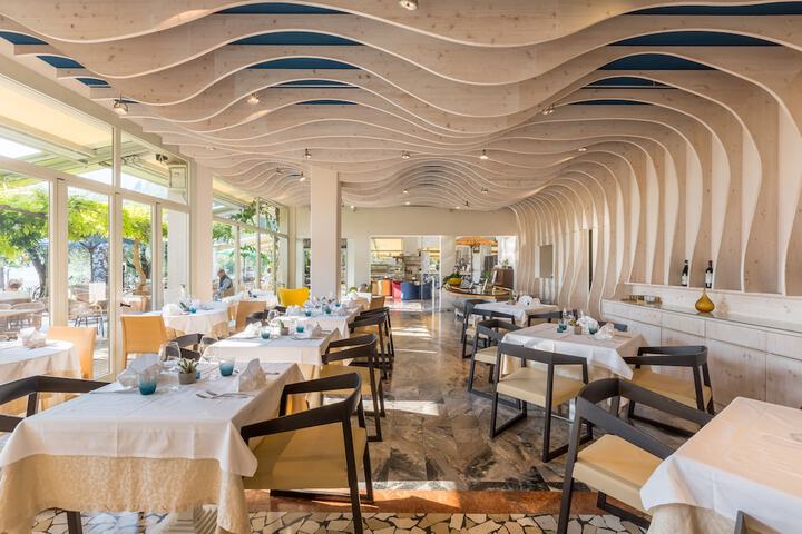 Dining 94 of 138