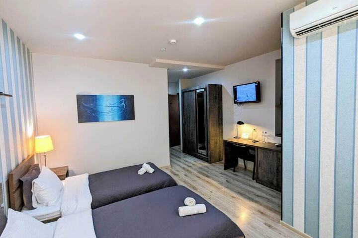 Room 8 of 38