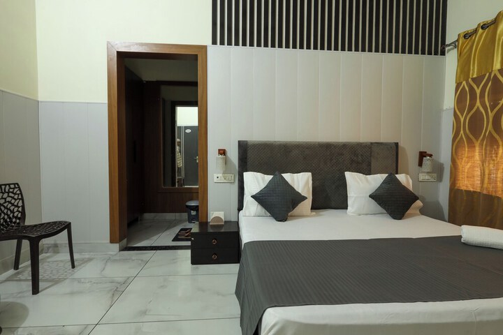 Room 8 of 45