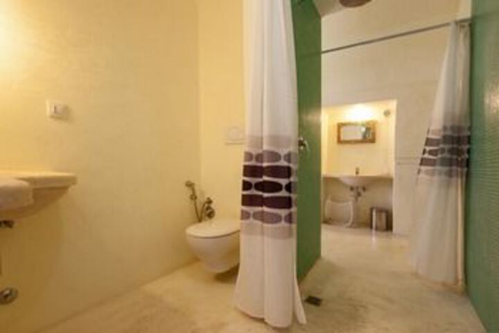 Room 3 of 46
