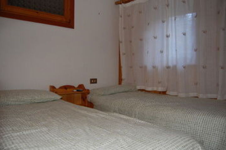 Room 8 of 24