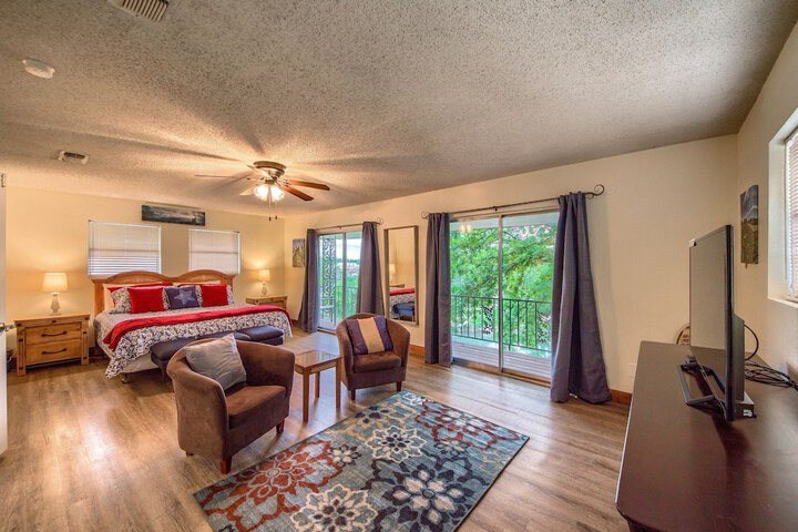 Room 2 of 41