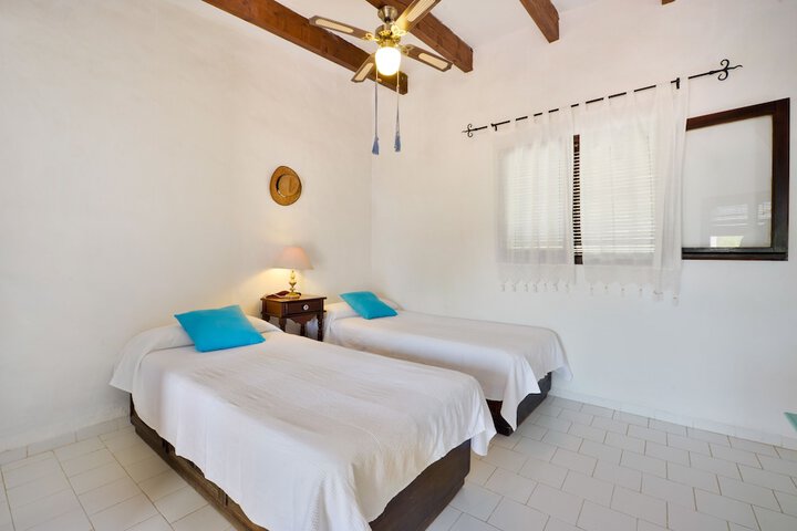 Room 4 of 22
