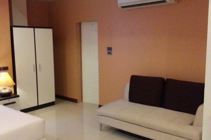Room 5 of 48
