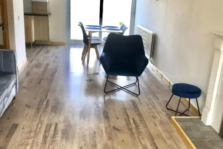 Room 5 of 12