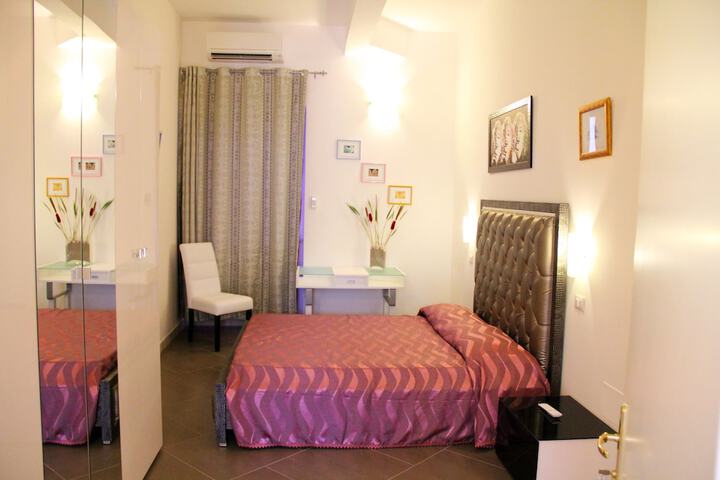 Room 7 of 24
