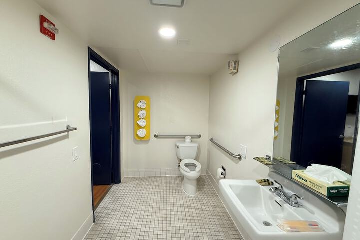 Room 16 of 24