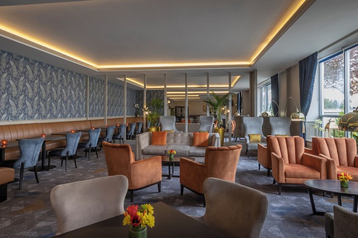 Hotel Lobby