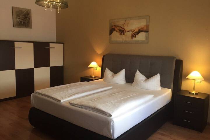 Room 7 of 24