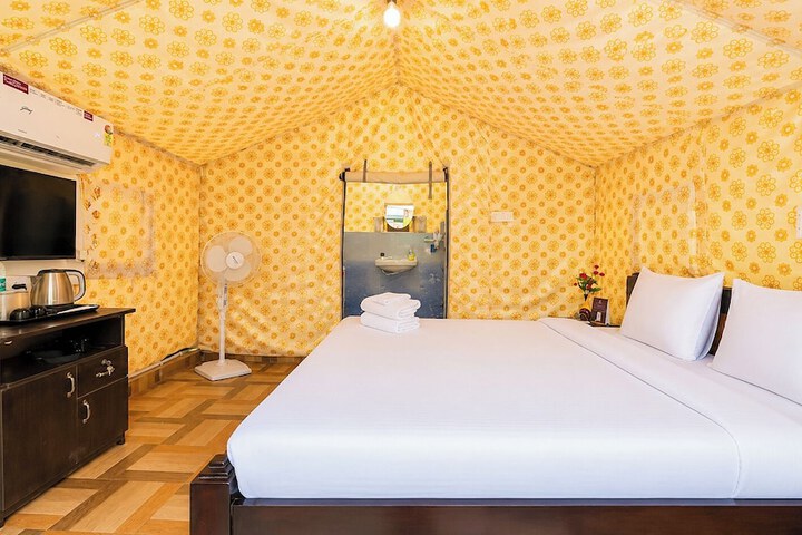 Room 4 of 28
