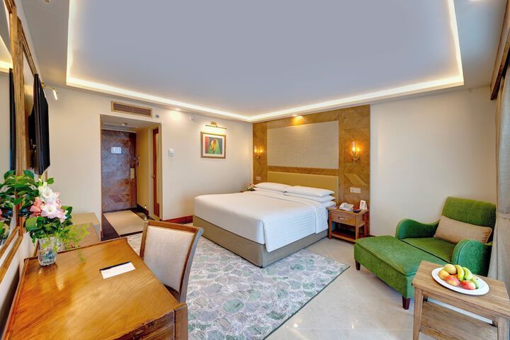 Room 19 of 77