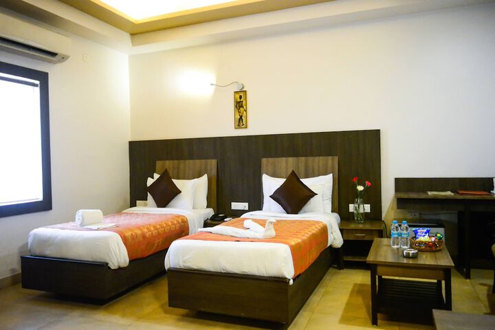 Room 8 of 15
