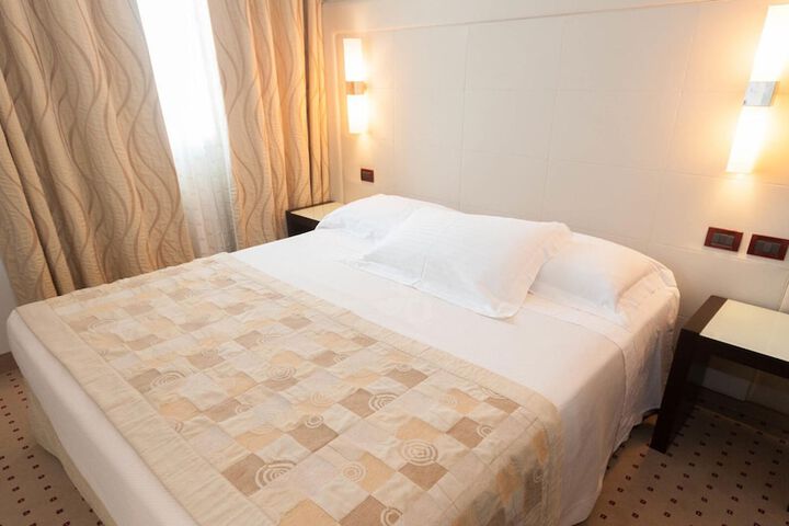 Room 5 of 35