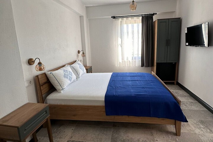 Room 13 of 37