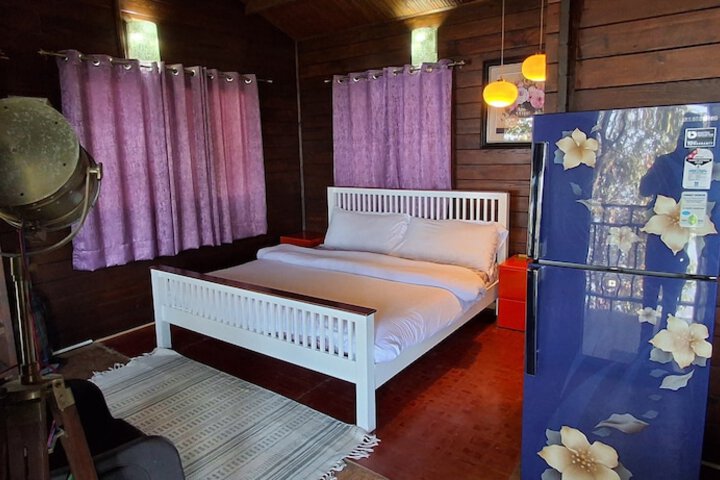 Room 4 of 11