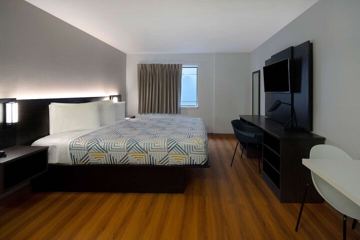 1 King Bed Kitchen (4 of 7)