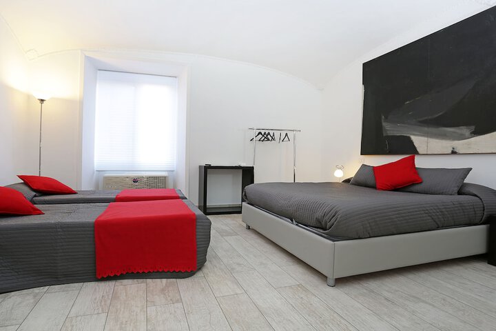 Room 9 of 43