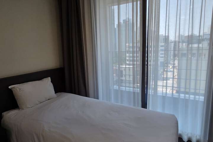 Room 15 of 40