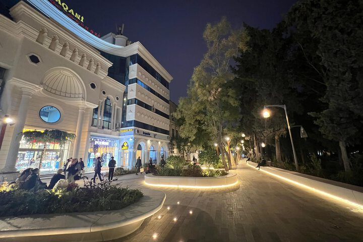 A & H Baku Center Inn
