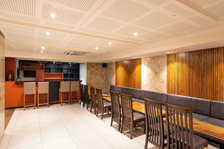 Ballroom/Hall 76 of 90