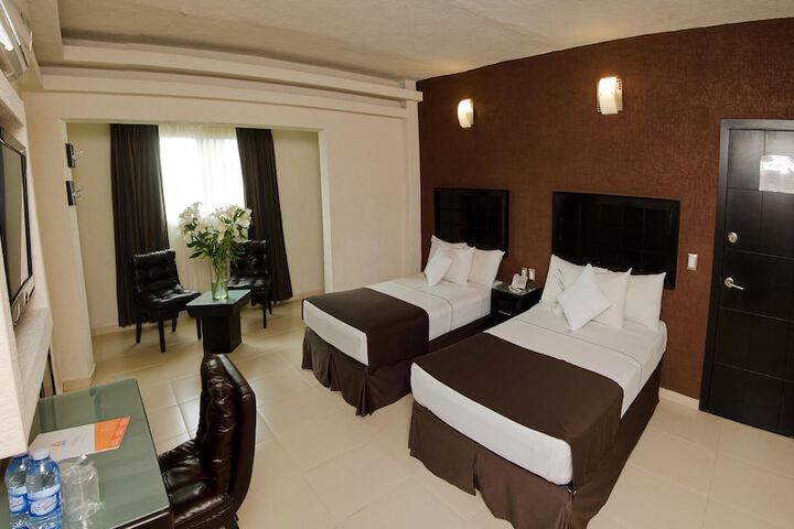 Room 9 of 38