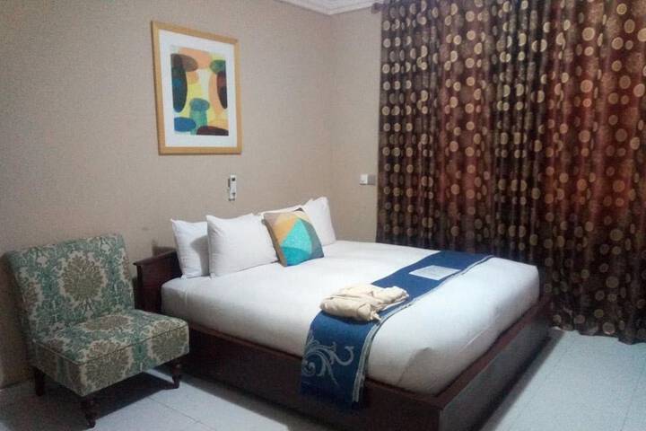 Room 2 of 17