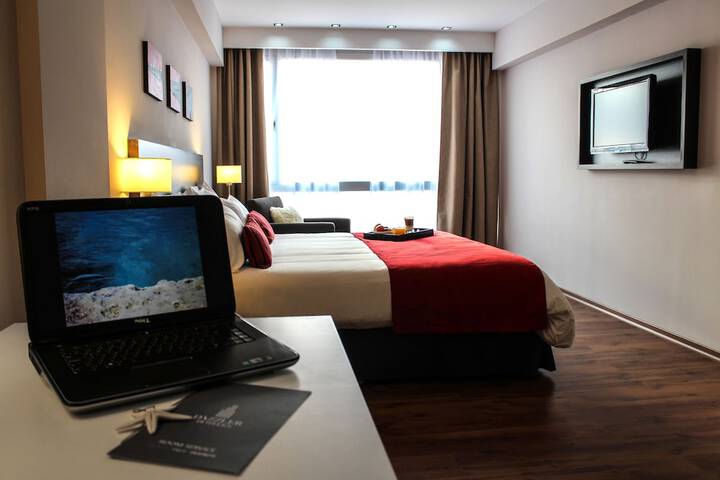 Room 10 of 104