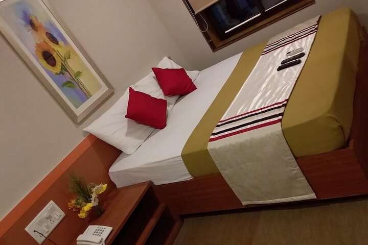 Room 6 of 17